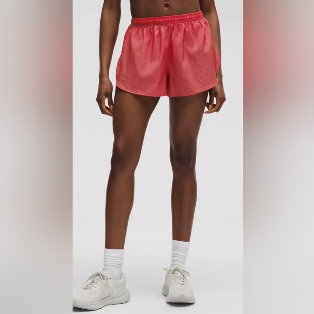 NWT Lululemon Dolphin Hem MR Run Short 3” Size XL Desert Red